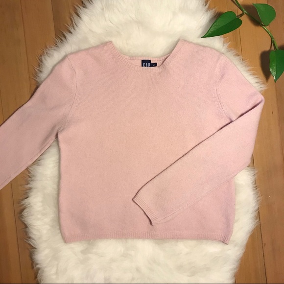 GAP Sweaters - GAP 100% Lambswool Pale Pink Crew Neck Sweater